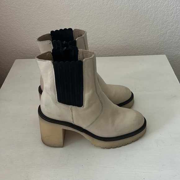 Free People James Chelsea Boots White Leather Gum Sole - Picture 2 of 6